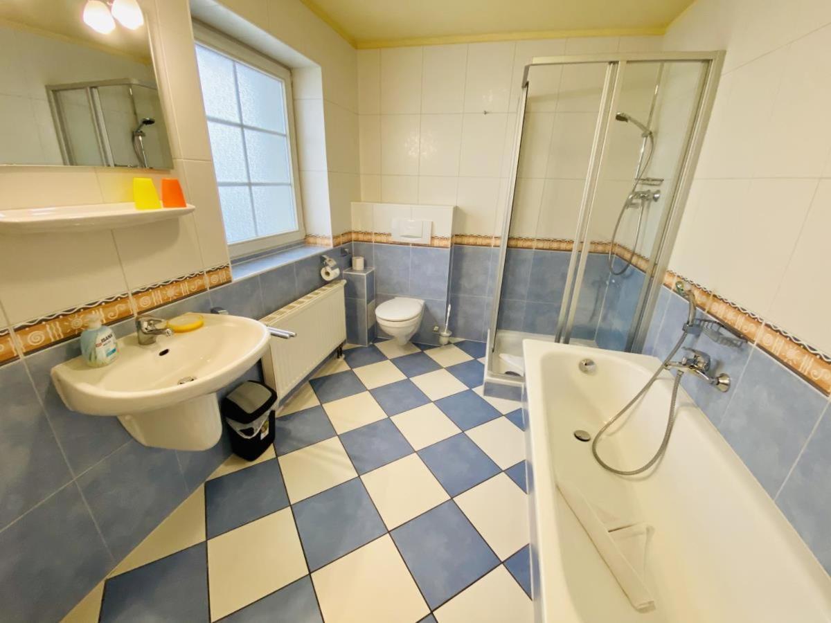 רוסטוק Ferienhaus Adele מראה חיצוני תמונה